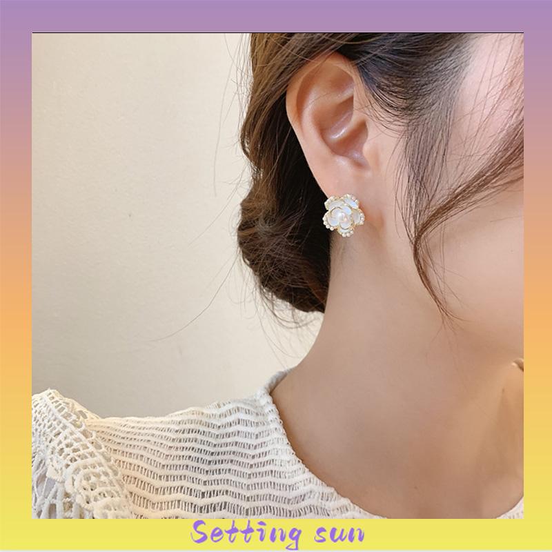 Anting Stud Silver Needle Bentuk Bunga Camellia Gaya Vintage  TN