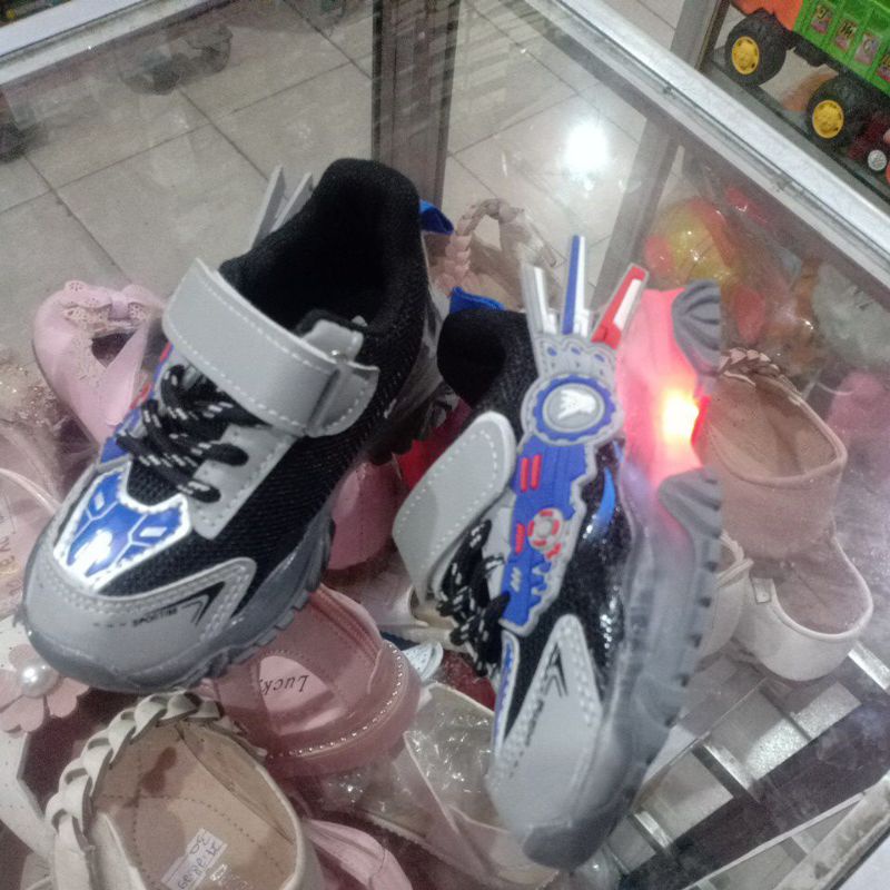 Sepatu Sportsfhesion import  LED Anak-anak 1-4Tahun Size 21-25harga murah