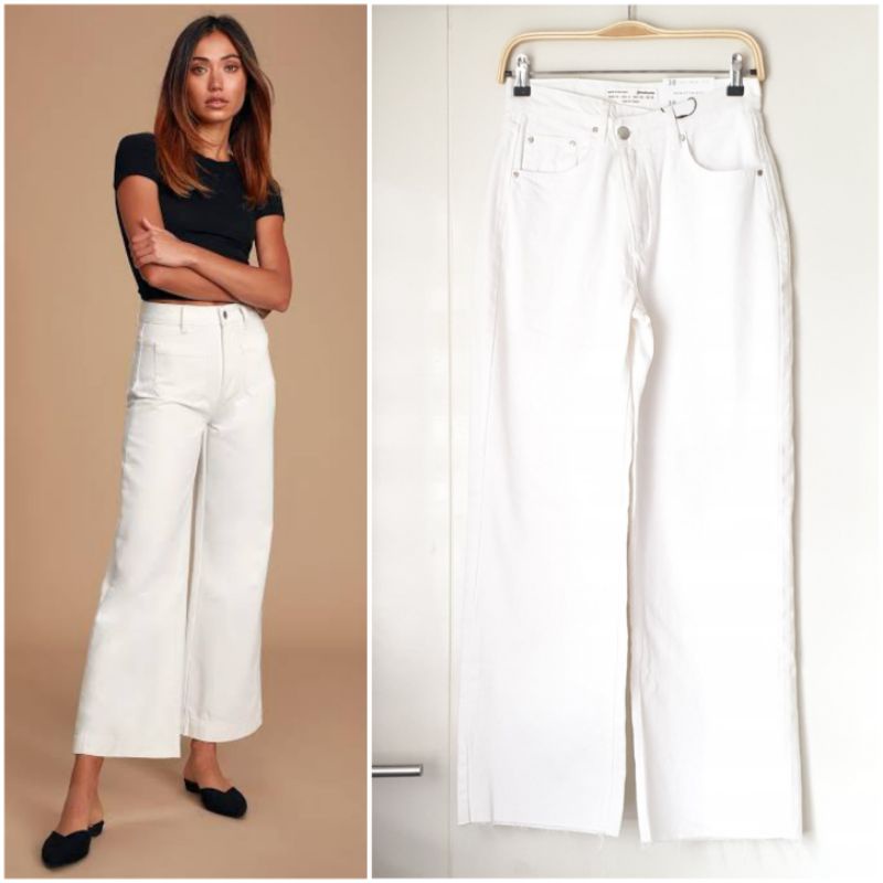 Stradivarius Wide Straight Jeans Assymetric Button