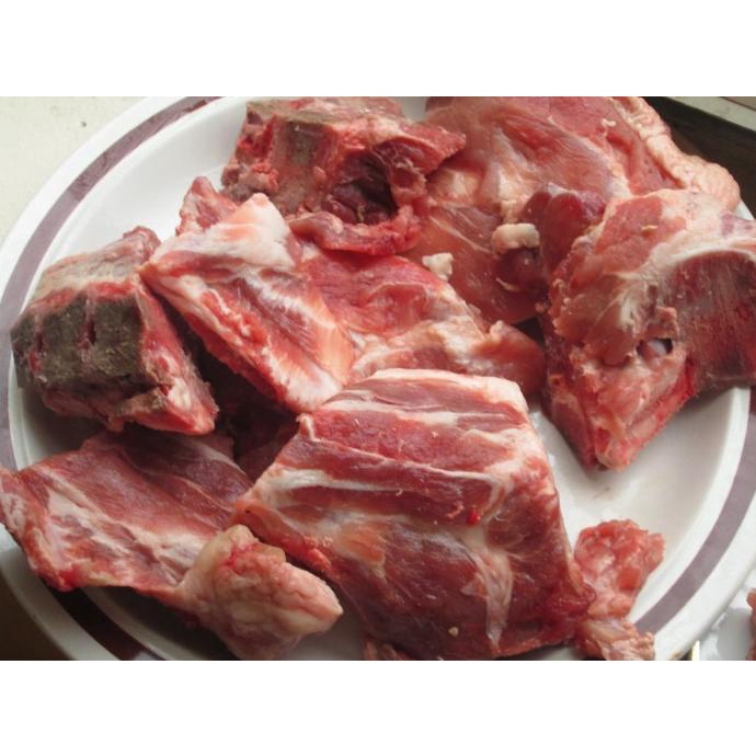 

MAKANAN BEKU / DAGING BABI BAGIAN TULANG PUNGGUNG / PORK BACKBONE NON COD