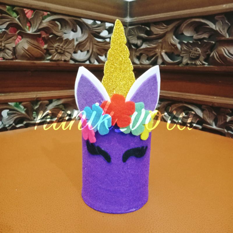 

Tempat Pensil dari botol / kaleng bekas karakter unicorn