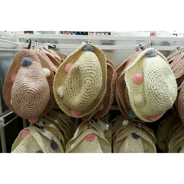 MINISO ORIGINAL Straw hat. Topi rajut anak cewek by miniso. Ready stock surabaya