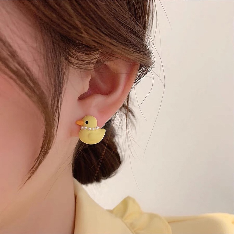 Anting Tusuk Sterling Silver 925 Desain Bebek Kuning Kecil Hias Mutiara Untuk Wanita