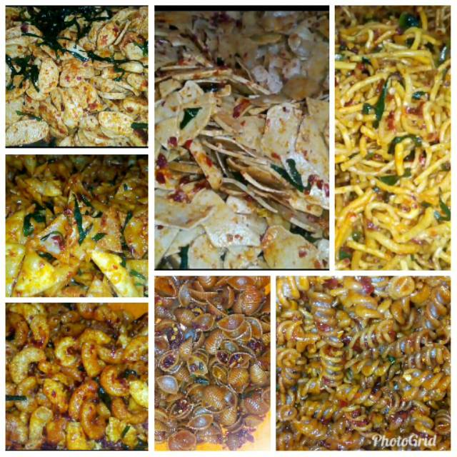 

Makaroni/Mie lidi/Basreng/Otak2/Pangsit/Sebring 150gr/Camilan pedas/Cemilan murah/Makanan ringan