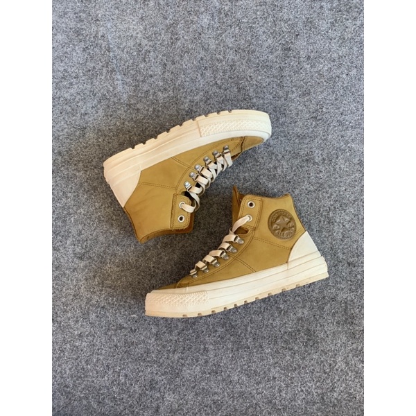 converse street hiker