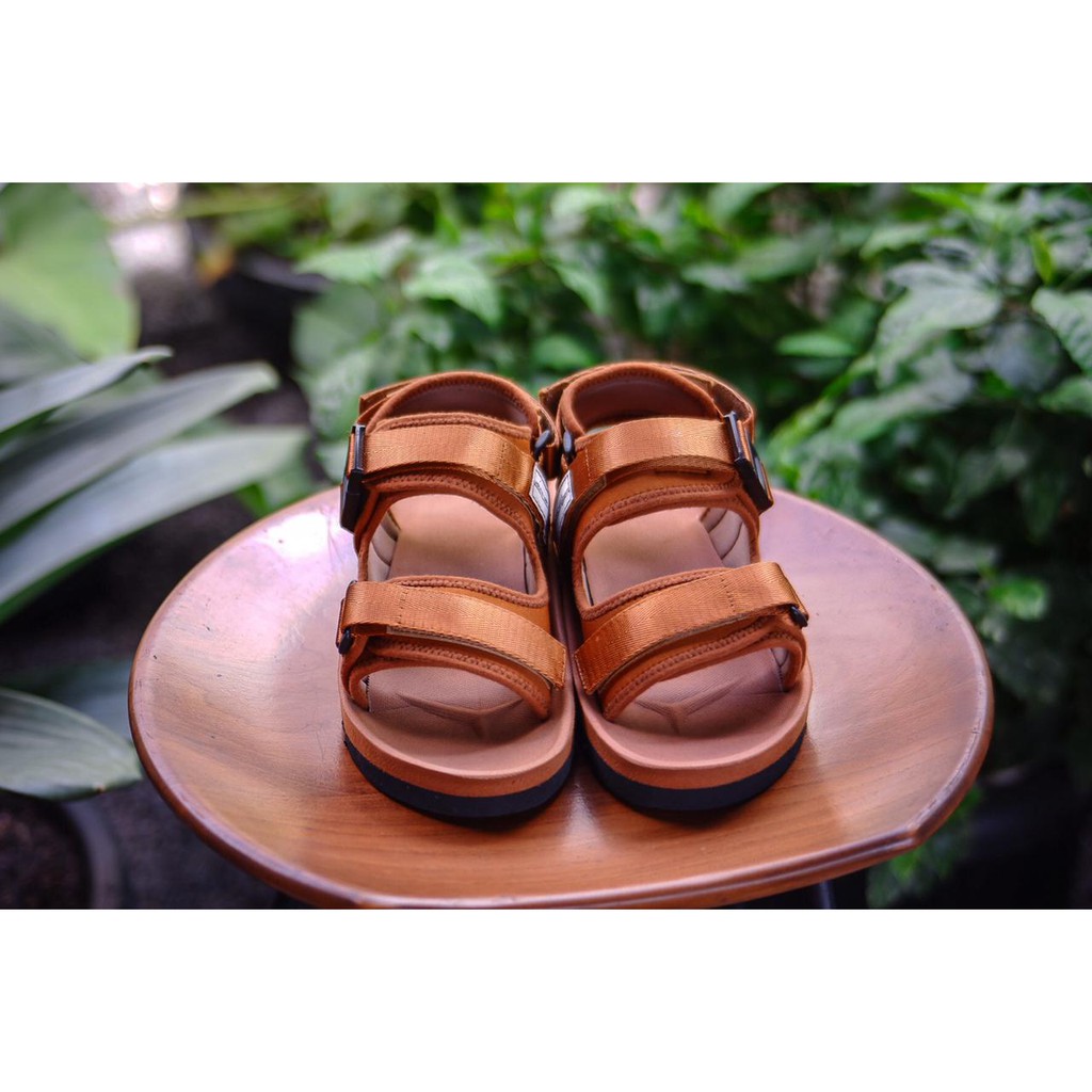 sandal kasual pria wanita volkerfootwear cutter tan blacksole