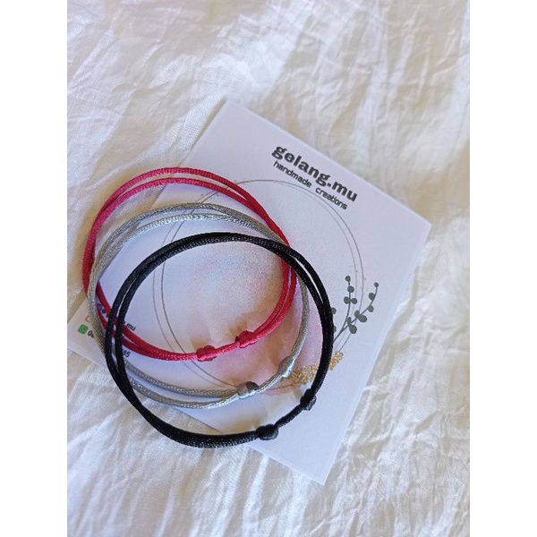 one set gelang polos tali satin cina mix isi 3 gelang (merah tua, abu muda, hitam)