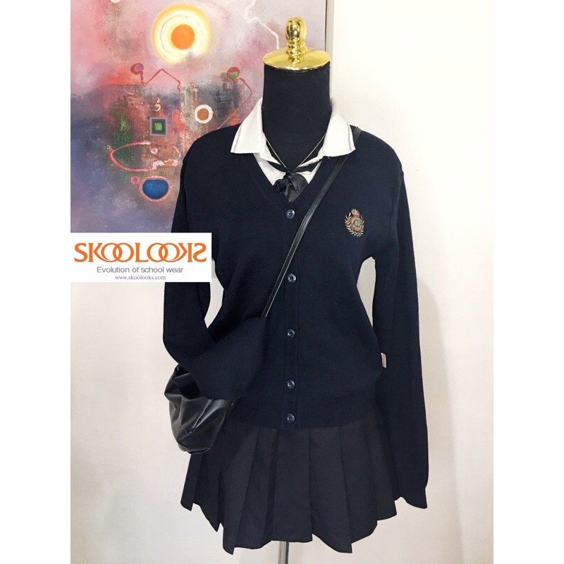 Cardigan rajut academia korea logo emblem skoolooks twice izone itzy hitam