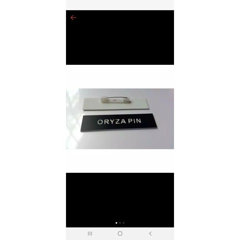 

name tag nama menggunakan peniti