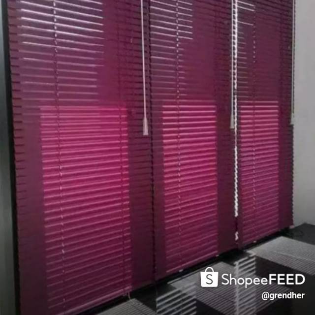 Tirai krey indoor jendela dan pintu kaca, rumah pribadi kantor ataupun hotel