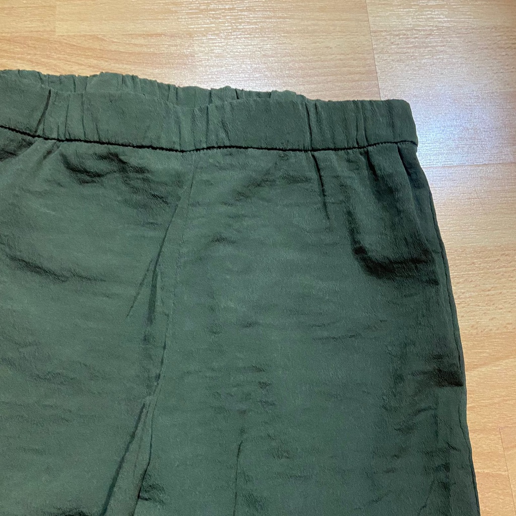 H&amp;M Celana Wanita Trousers Kulot Army Green Flowy Original