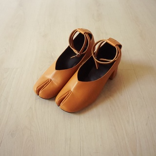 tabi heels