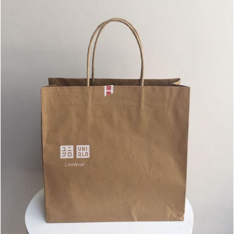 

PAPERBAG UNIQLO (KHUSUS YANG BELI BARANG UNIQLO)