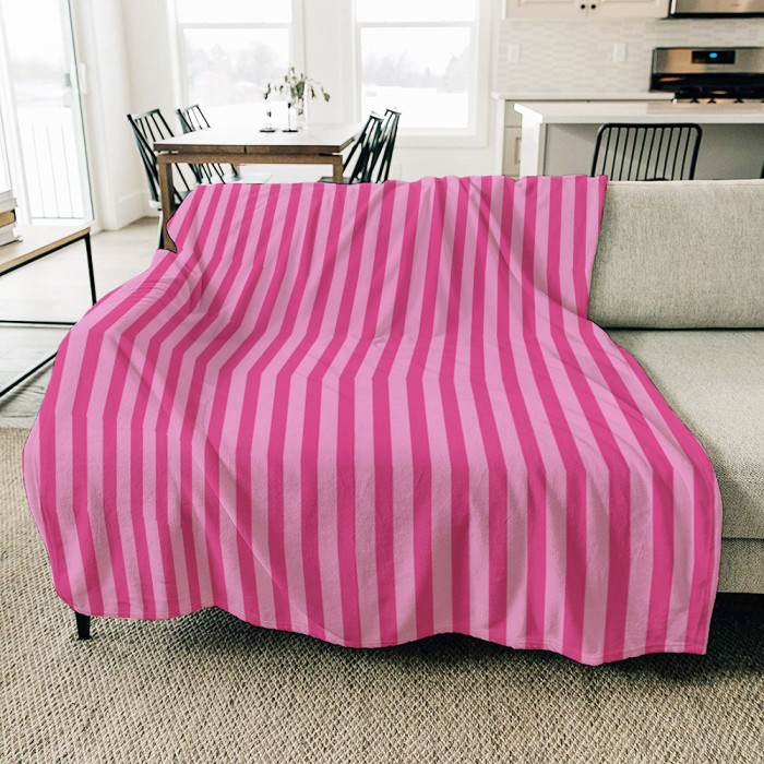 King Rabbit Thermal Blanket Selimut Fleece 150X200 Cm Motif Strip Pink Murah