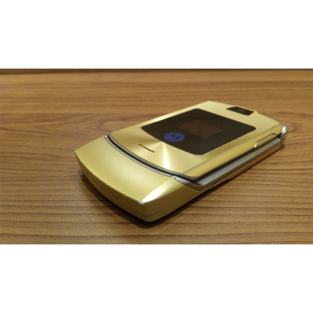 HP Handphone Motorola V3i RAZR Dolce & Gabbana Gold Mulus Original Not V3 or v3x or V3688