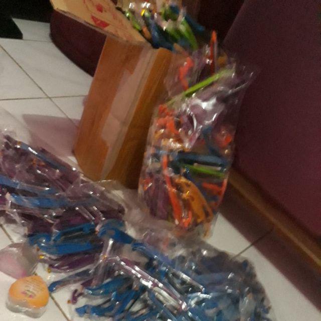 (isi 100pc) Souvenir Pernikahan Pengupas Buah Dan Sayur Pelangi Kemasan Platik (isi 100pc)