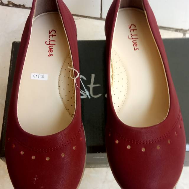 Sepatu wanita St. Yves