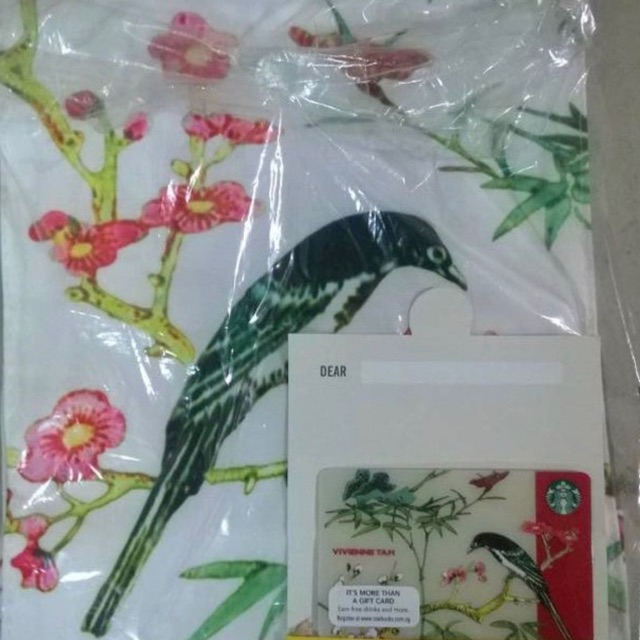 Starbucks+Vivienne Tam Tote with card