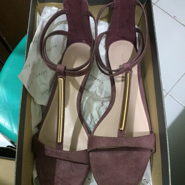 Sendal Charles & Keith