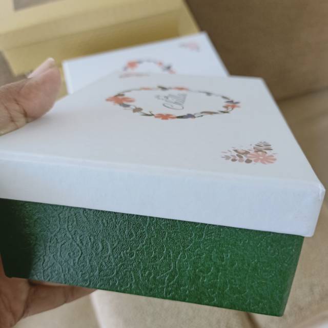 

hardbox kotak kado 25x22x10