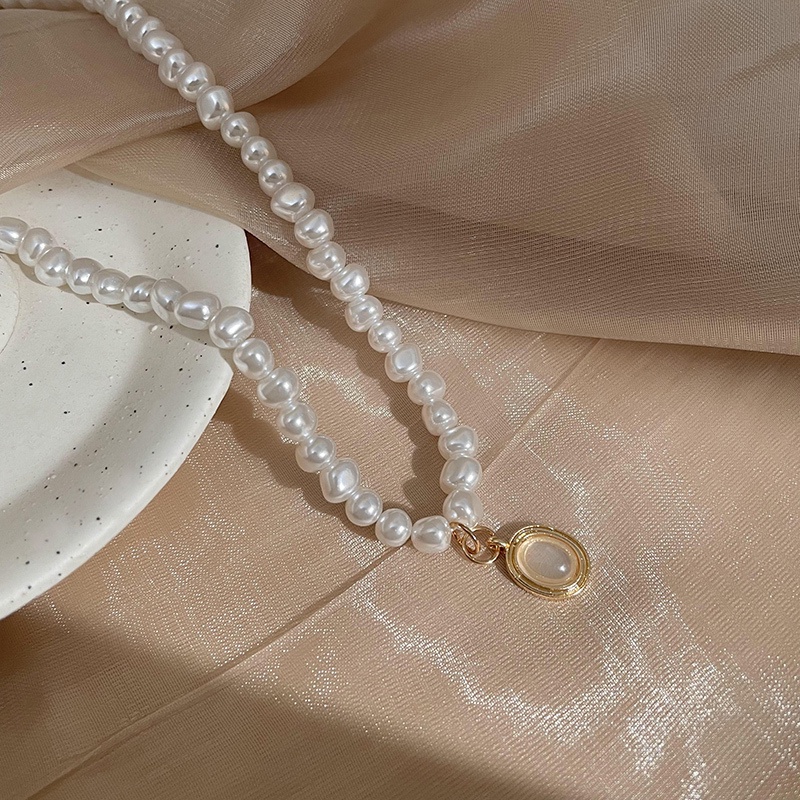 Kalung Rantai Dengan Liontin Mutiara Bentuk Oval Untuk Wanita