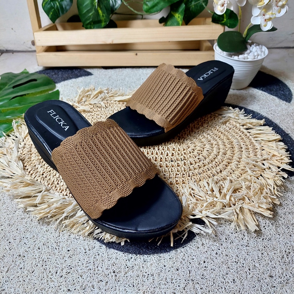 Sandal Wedges Wanita Flicka Model Rajut Turki Coklat