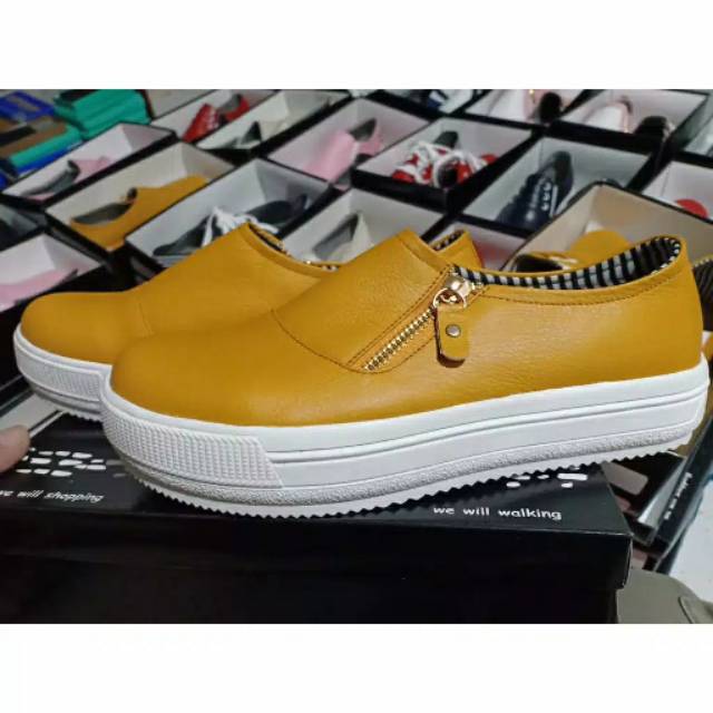 SEPATU PAPIRUT ASLI SUKAREGANG GARUT
