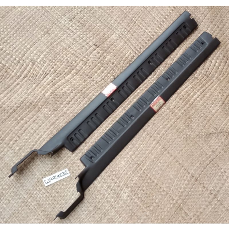 side sill cover front LH RH warna Dark brown tutup bawah pintu depan Mitshubishi colt Galant sigma A