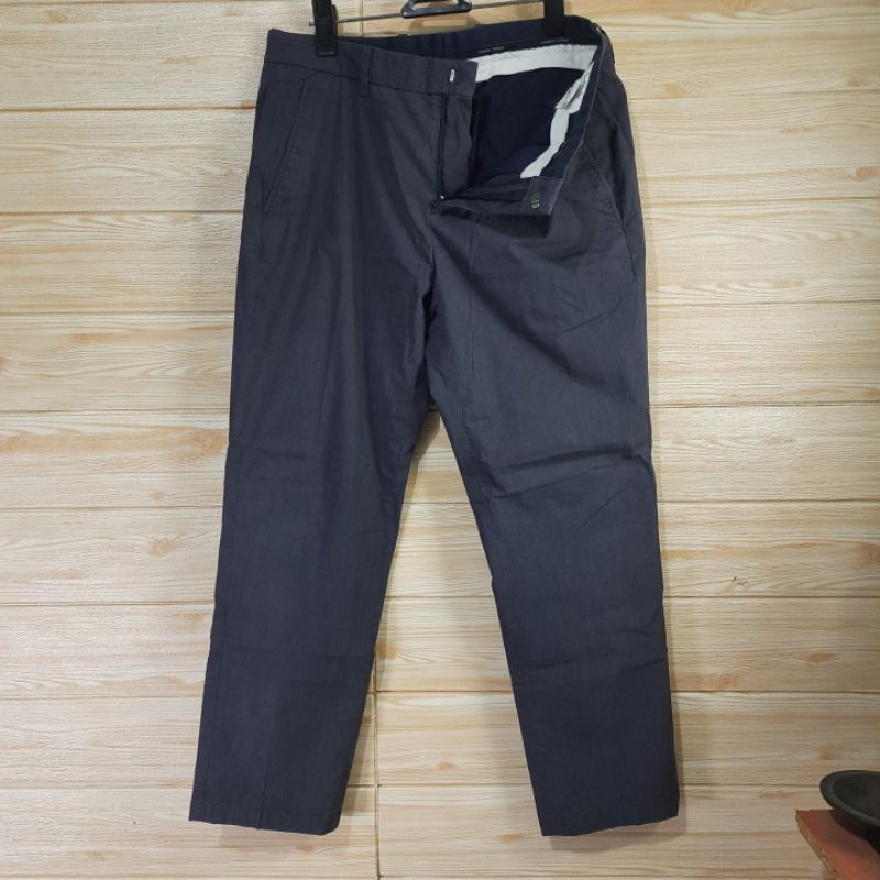 Celana Chino Mind Bridge Size 30LP 80cm 
P 91cm 
OL 19cm

Stretch (melar)