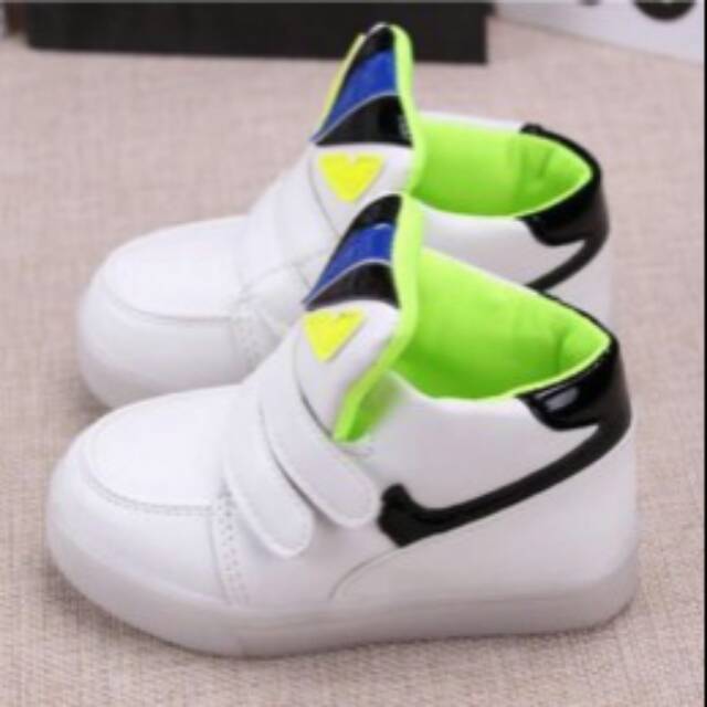 Sepatu Anak Lampu Fendi Monster Led Premium white