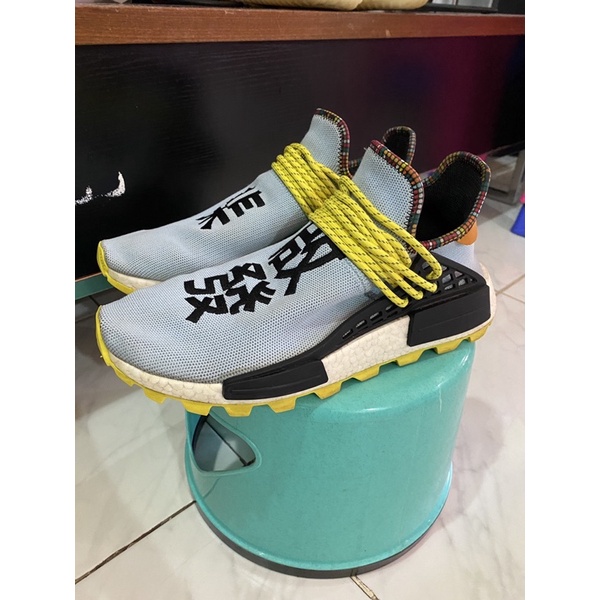 human race inspiration pack on feet