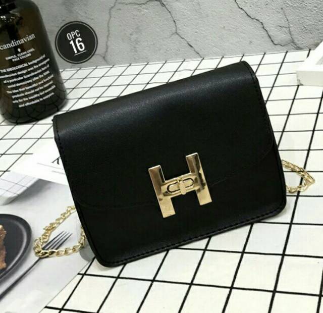 Fashion H Slempang rante/fashion wanita /tas selempang murah