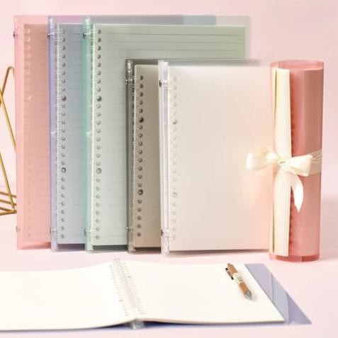 

Dijamin Miring harga.. Binder Ring Plastik Atticbox A5 B5 (bisa isi ulang)