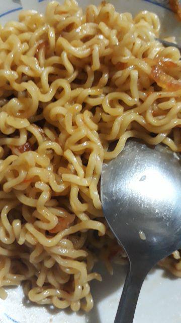 Mie Goreng rasa Sambal Terasi cap Burung Layang Terbang