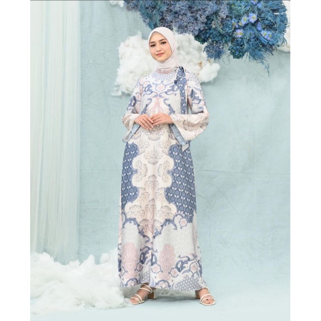 Clarissa Dress wearing klamby