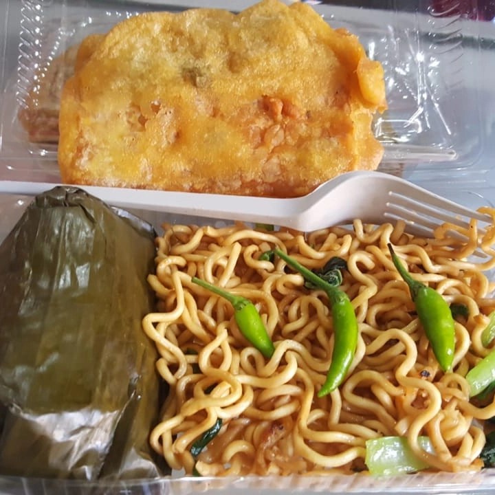 

Snack Sarapan - Buras Mie / Khusus Gojek