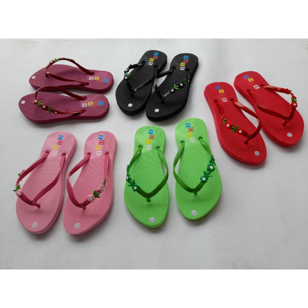 Sandal jepit spon wanita