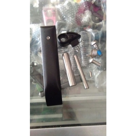 Kunci tengah sepeda lipat