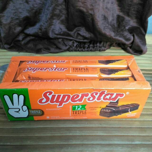 

Superstar Wafer Coklat 18gr x 12pcs