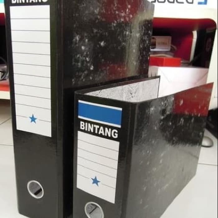 Ordner setengan folio BINTANG(yang kecil sebelah kanan)(isi 12 pc)
