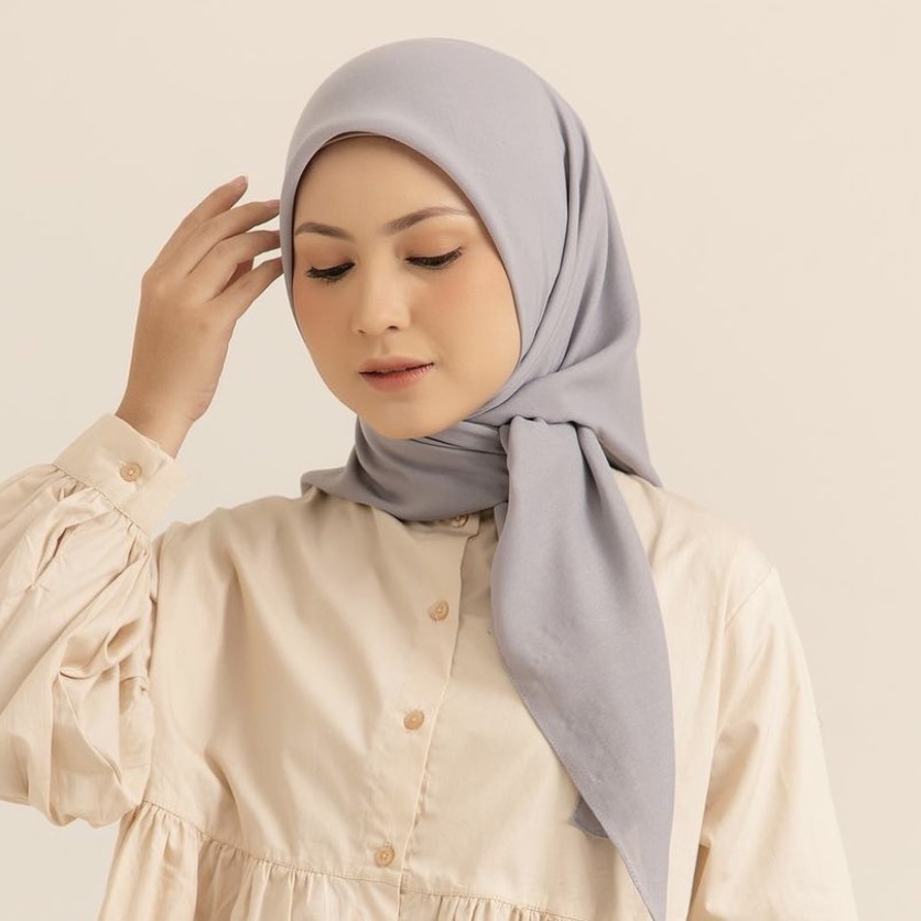 Hijab Segiempat Potton Square Premium - Kerudung Basic Polly Cotton Polos Terbaru - Jilbab Segi Empat Pollycotton-GREY