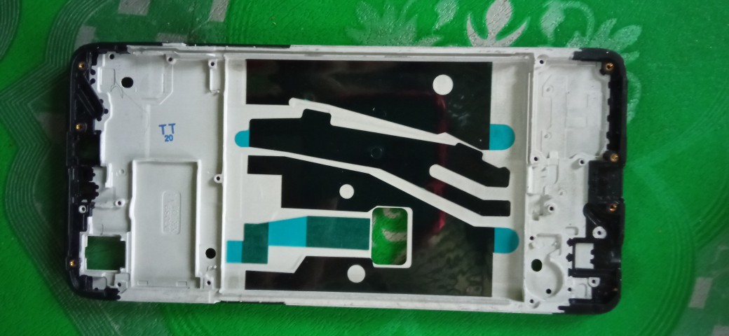 Frame Oppo F7 / Bezel Middle / Tatakan Lcd