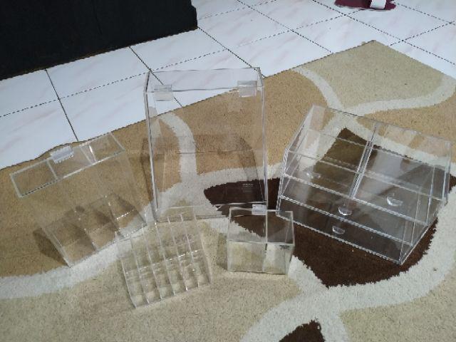Tempat Lipstik Akrilik,acrylic Display Uk Kotak 2x2cm Isi 24