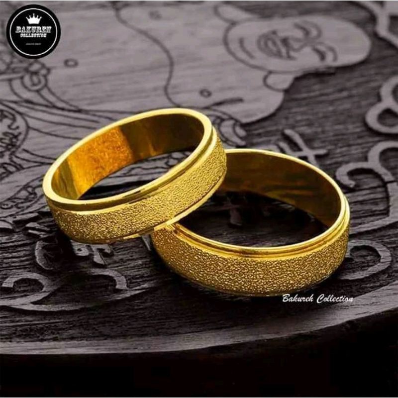 cincin titanium couple / motif pasir polos warna kuning termurah