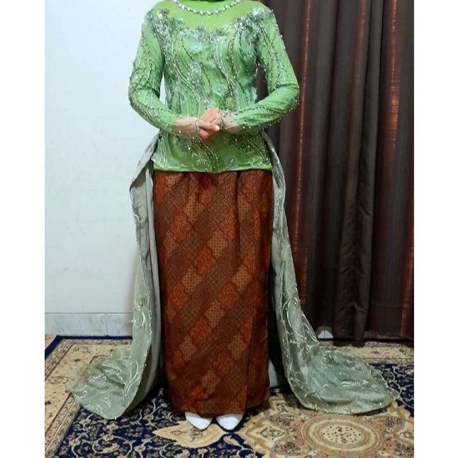 preloved kebaya pengantin payet butiara bunga 3D baju pengantin second ada ekor dan free torso dan r