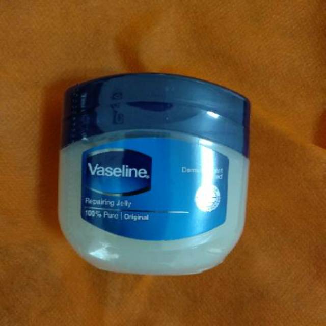 VASELINE PETROLEUM JELLY 100 gram ORIGINAL BY UNILEVER INDONESIA