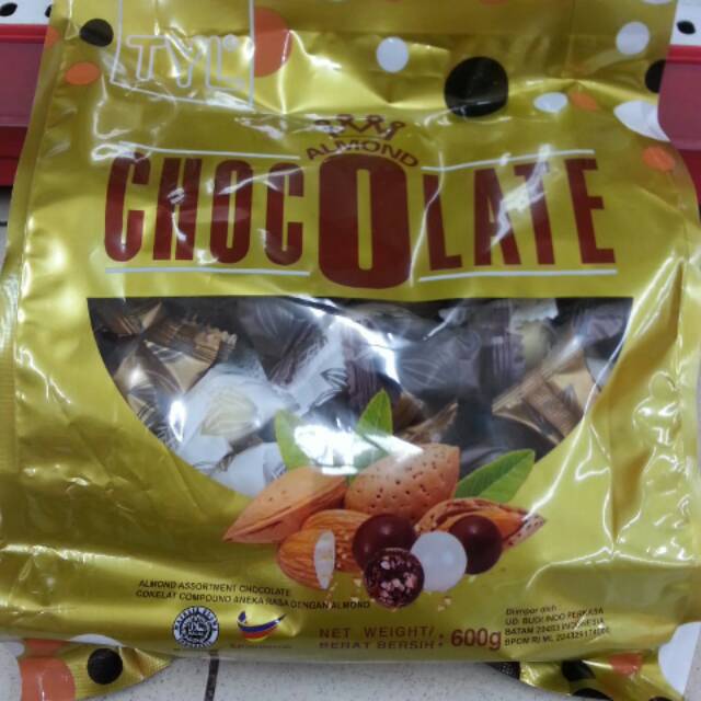 

ALMOND ASSORTMENT CHOCOLATE ( COKELAT COMPOUND ANEKA RASA DENGAN ALMOND ) MERK TYL 600 GR