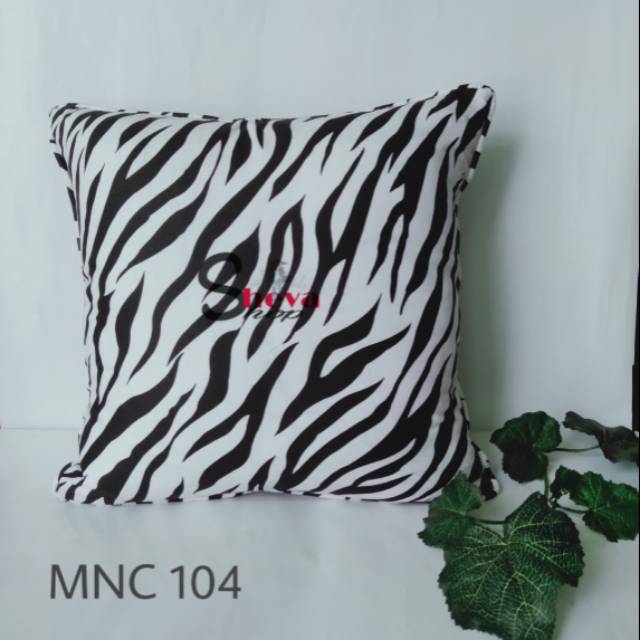 SARUNG BANTAL MONOCHROME / CHUSION COVER MONOCHROME