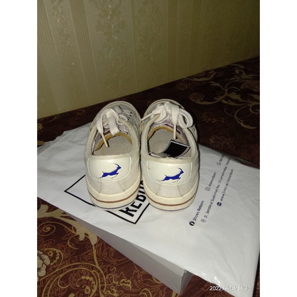 sepatu compas retro white
