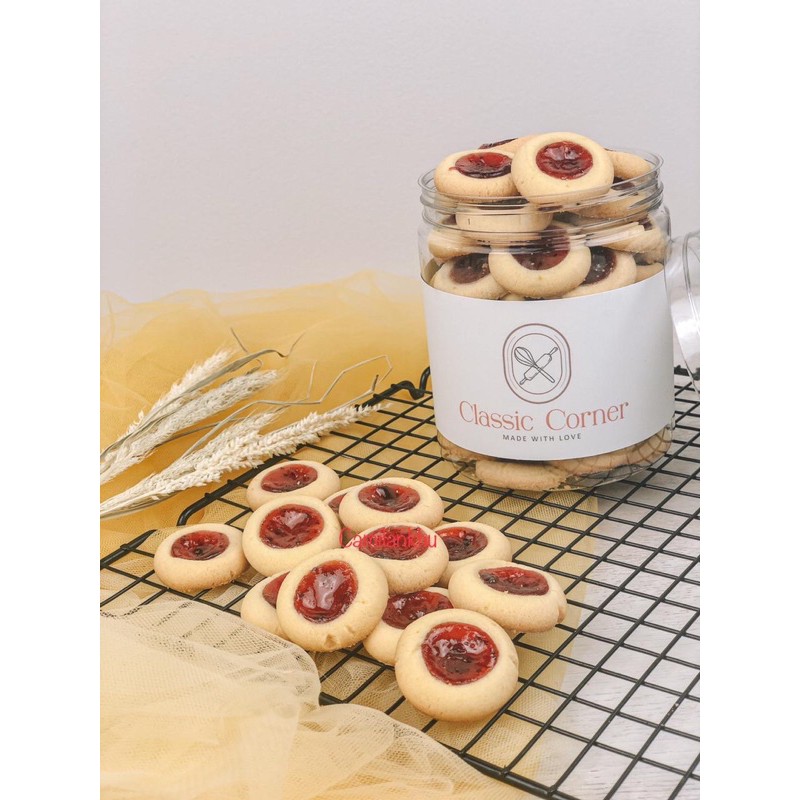 

Kue Kering Strawberry Cookies Classic Corner